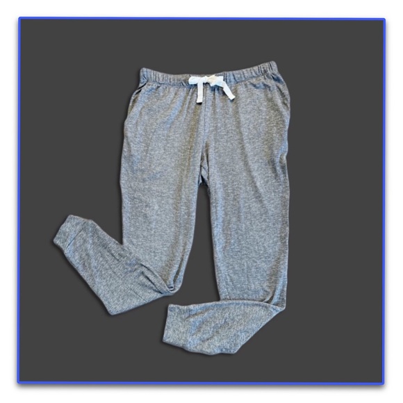 ⚠️?SOLD⚠️8/11/25⚠️2-Pack Born 1 Pairs Joggers & 1 Pair Shorts Set - Picture 4 of 8